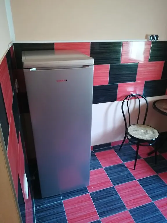 Cinema House Single & Double Rooms & Studio Apartments Pola 2*,