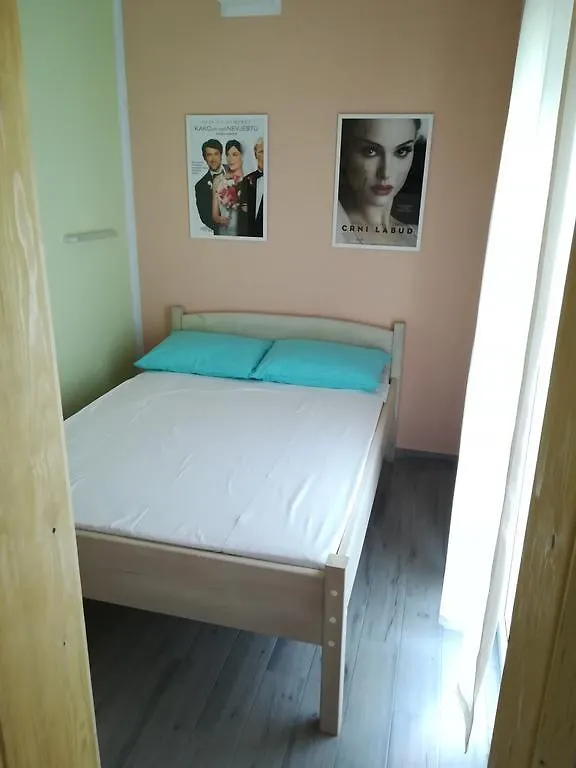 Cinema House Single & Double Rooms & Studio Apartments Pola Croazia