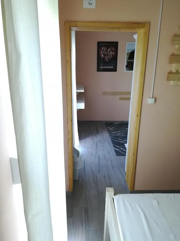 Cinema House Single & Double Rooms & Studio Apartments Pola 2*,  Croazia