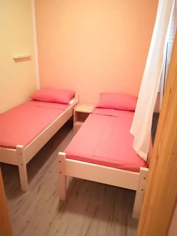 Cinema House Single & Double Rooms & Studio Apartments Pola Affittacamere